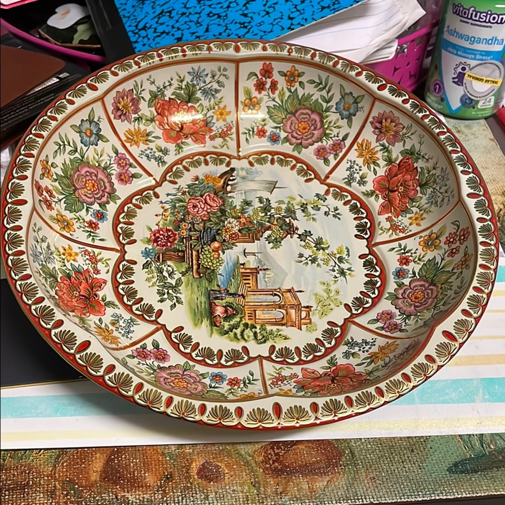 Vintage England Daher decorative bowl